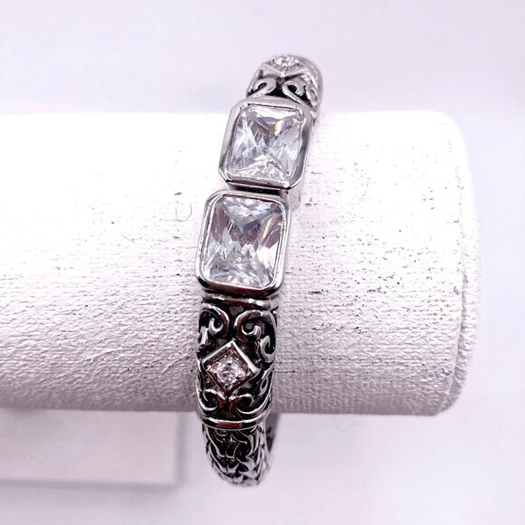 Beautiful Silver Plated Cuff Floral Decoration Sparkly CZ - Picture 4 of 8